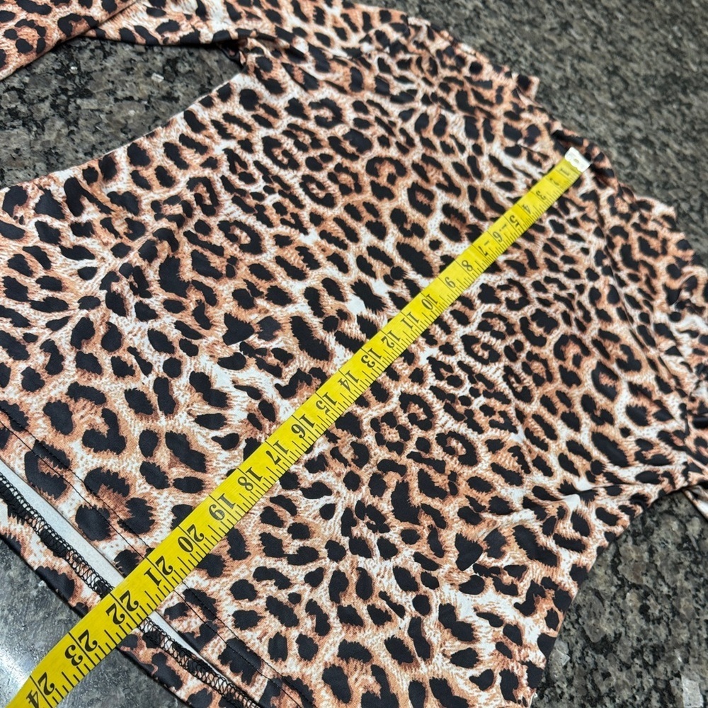 Leopard Print Long Sleeve Women's Top - Picture 7 of 8